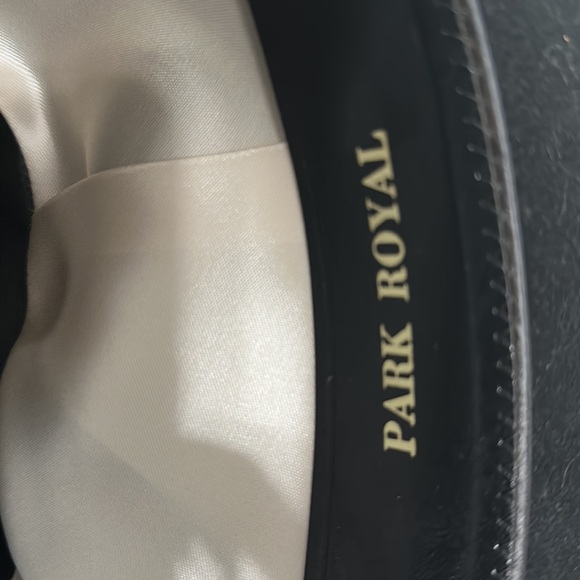 Beautiful Black Royal Felt Hat - Picture 6 of 11